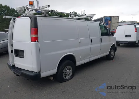 2015 Chevrolet Express 2500 Work Van z USA, uszkodzony, nr VIN 1GCWGFCF4F1151502